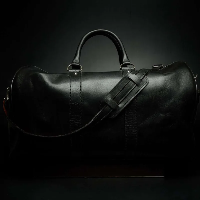 Black genuine leather Recoleta bag